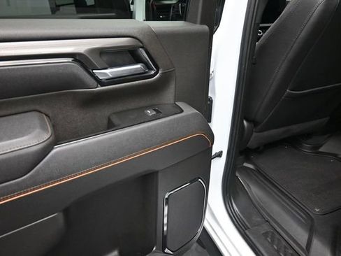 Used 2025 GMC Sierra 2500 AT4 AWD/4WD image 16