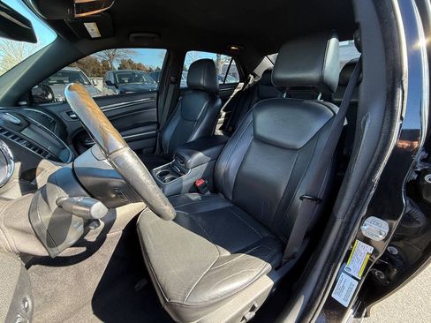 Used 2014 Chrysler 300 C RWD image 15