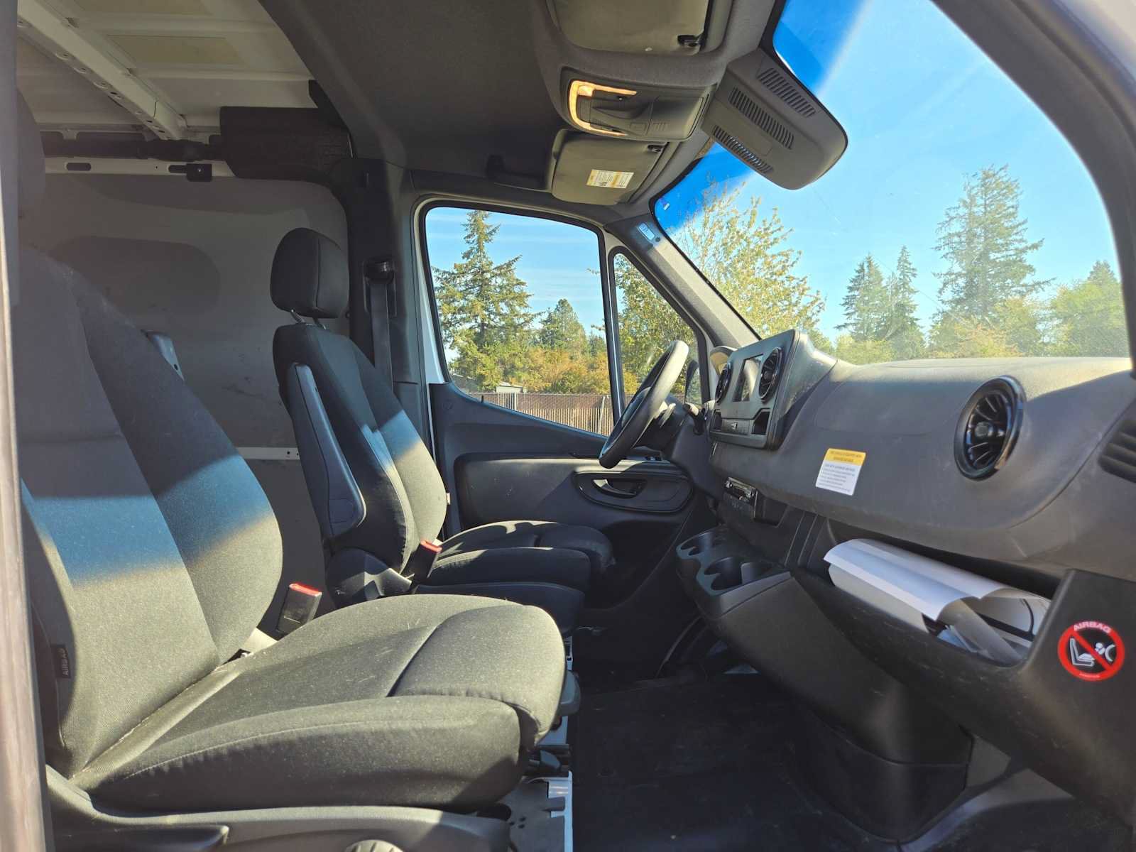 Used 2020 Mercedes-Benz Sprinter 2500 image 11