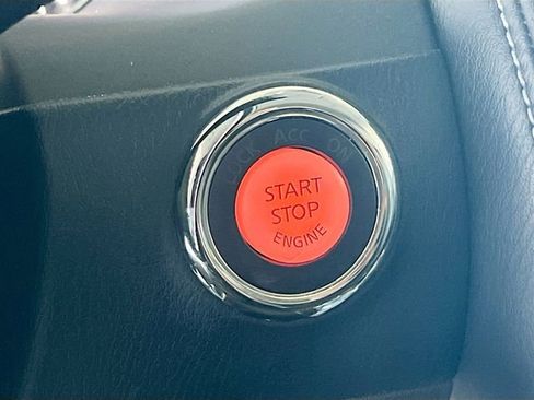 Used 2019 Nissan Armada SL w/ Premium Package image 18