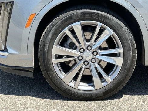Certified 2023 Cadillac XT6 Premium Luxury AWD/4WD image 8