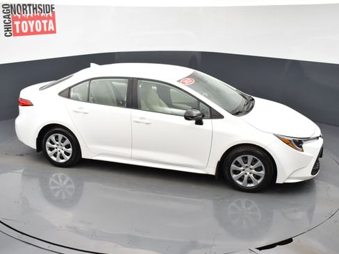 Used 2021 Toyota Corolla LE w/ Carpet Mat Package (TMS) image 20