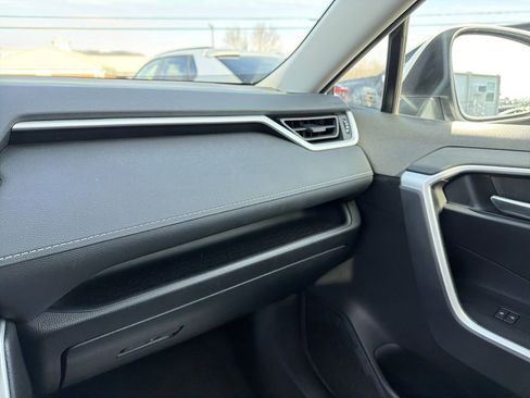 Used 2025 Toyota RAV4 XLE AWD/4WD image 23