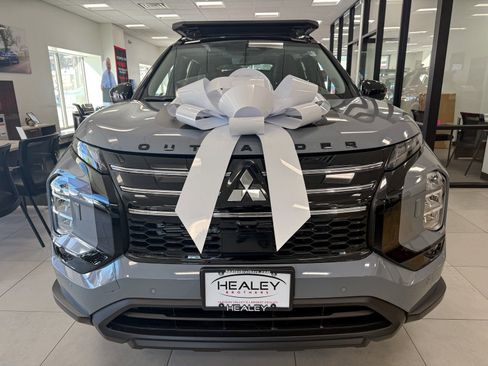 New 2026 Mitsubishi Outlander Trail Edition AWD/4WD image 2