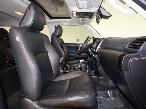 Used 2020 Toyota 4Runner TRD Off-Road Premium w/ Moonroof Package AWD/4WD image 27