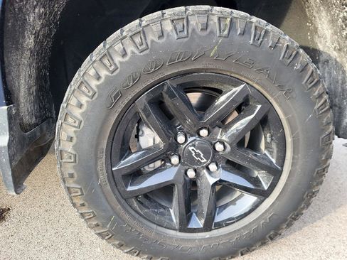 Used 2023 Chevrolet Silverado 1500 Custom Trail Boss image 14