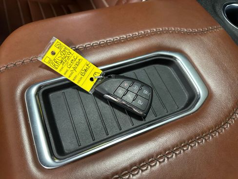 Used 2024 GMC Yukon Denali Ultimate AWD/4WD image 36