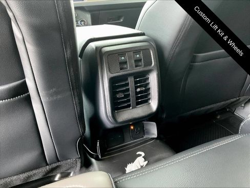Used 2025 Ford Bronco Outer Banks AWD/4WD image 12