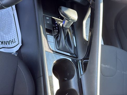 Used 2025 Hyundai Elantra SEL image 20