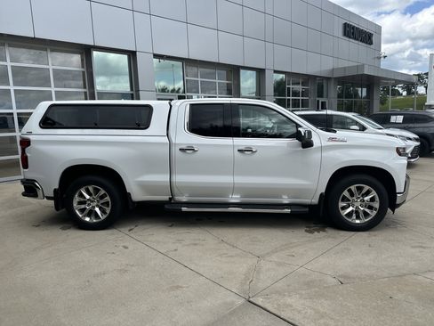 Used 2019 Chevrolet Silverado 1500 LTZ AWD/4WD image 10