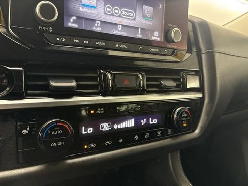 Used 2025 Nissan Pathfinder SV AWD/4WD image 28