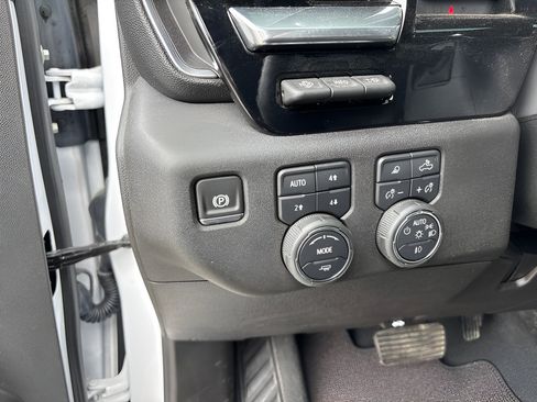 Used 2025 Chevrolet Silverado 2500 High Country w/ High Country Premium Package AWD/4WD image 18