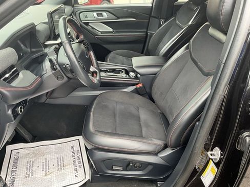 Used 2025 Ford Explorer ST image 4