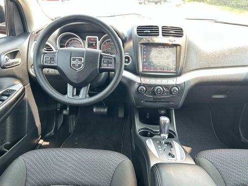 Used 2019 Dodge Journey SE FWD image 19
