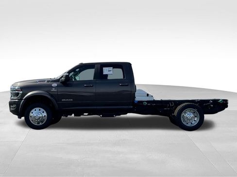 New 2026 RAM 5500 4x4 Crew Cab w/ Laramie Trim Package image 4