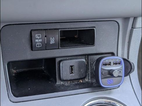 Used 2015 Chevrolet Traverse LS FWD image 16