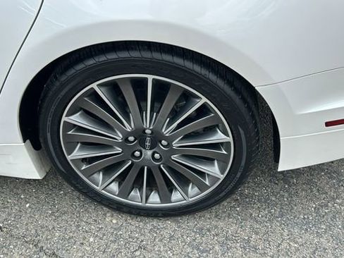 Used 2015 Lincoln MKZ Hybrid FWD image 6