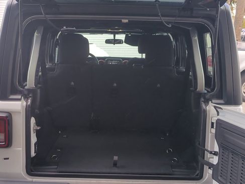 Used 2023 Jeep Wrangler Sport S image 16