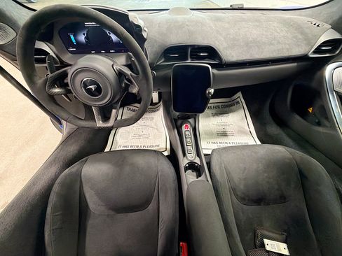 Used 2024 McLaren Artura RWD image 15