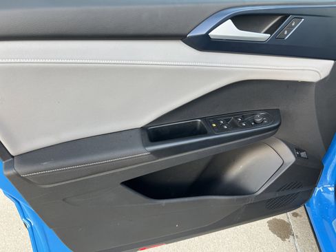 Certified 2024 Volkswagen Taos SE w/ Panoramic Sunroof Package image 13