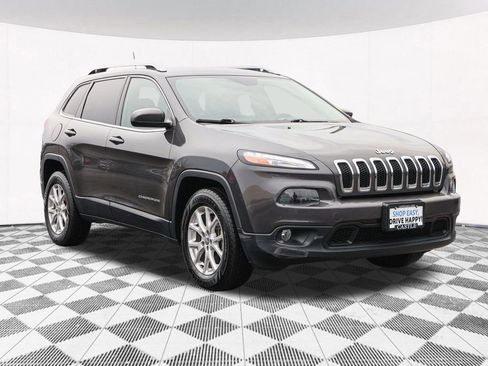 Used 2015 Jeep Cherokee Latitude w/ Comfort/Convenience Group image 9