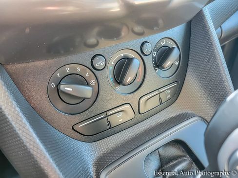 Used 2017 Ford Transit Connect XLT image 16