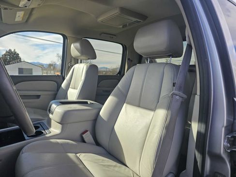 Used 2011 Chevrolet Avalanche LT w/ Regional Value Package image 11