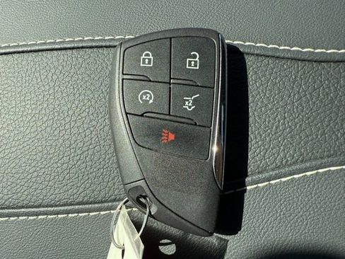 Used 2024 GMC Acadia Denali image 37