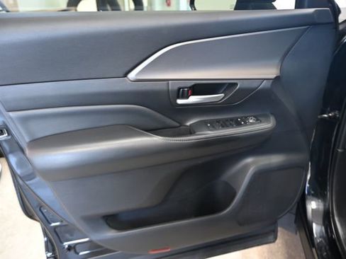 Used 2024 Toyota Grand Highlander AWD image 26