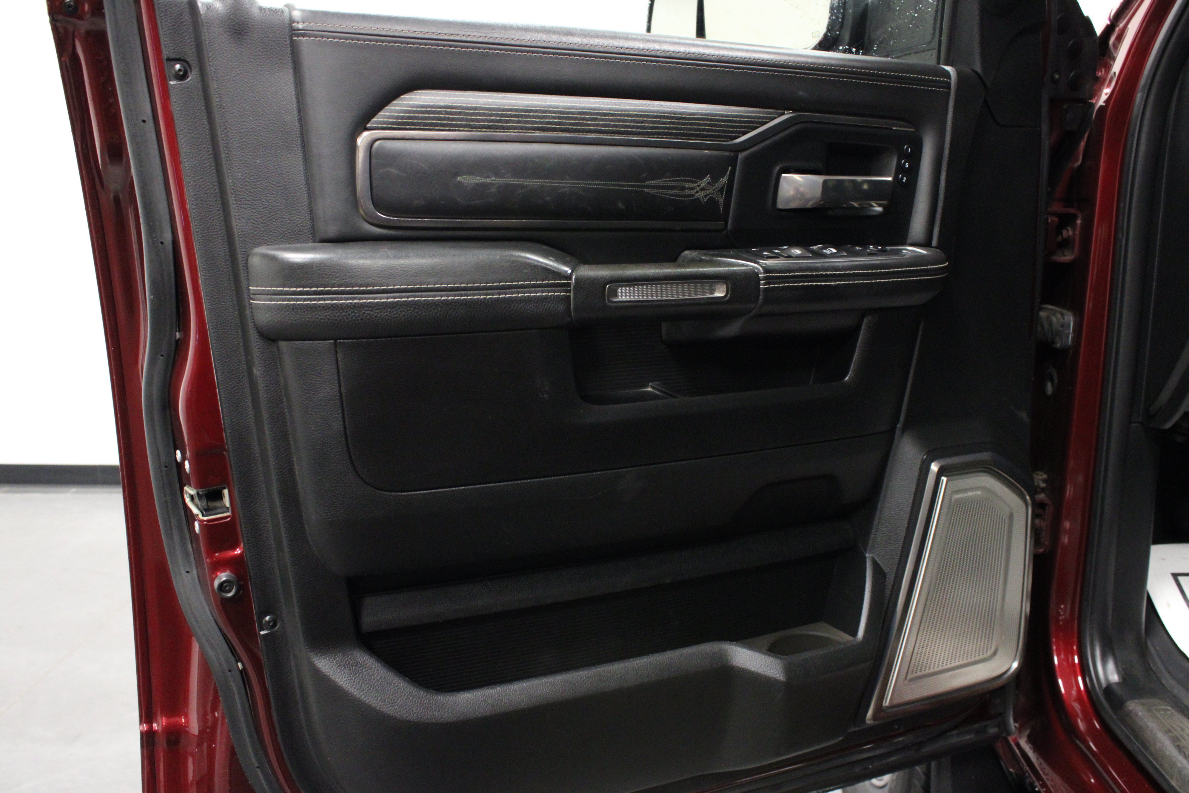 Used 2020 RAM 3500 Limited AWD/4WD image 11