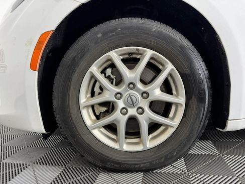 Used 2022 Chrysler Voyager LX FWD image 42