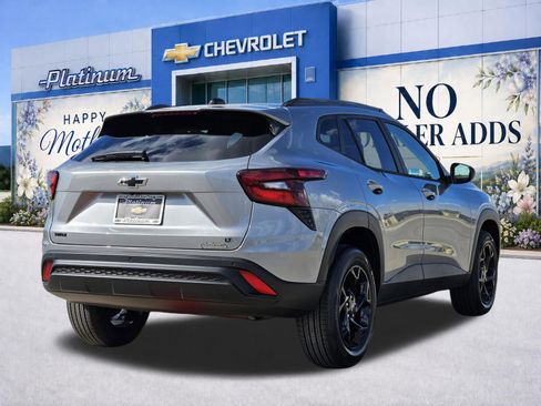 New 2026 Chevrolet Trax LT w/ Driver Confidence Package FWD image 5