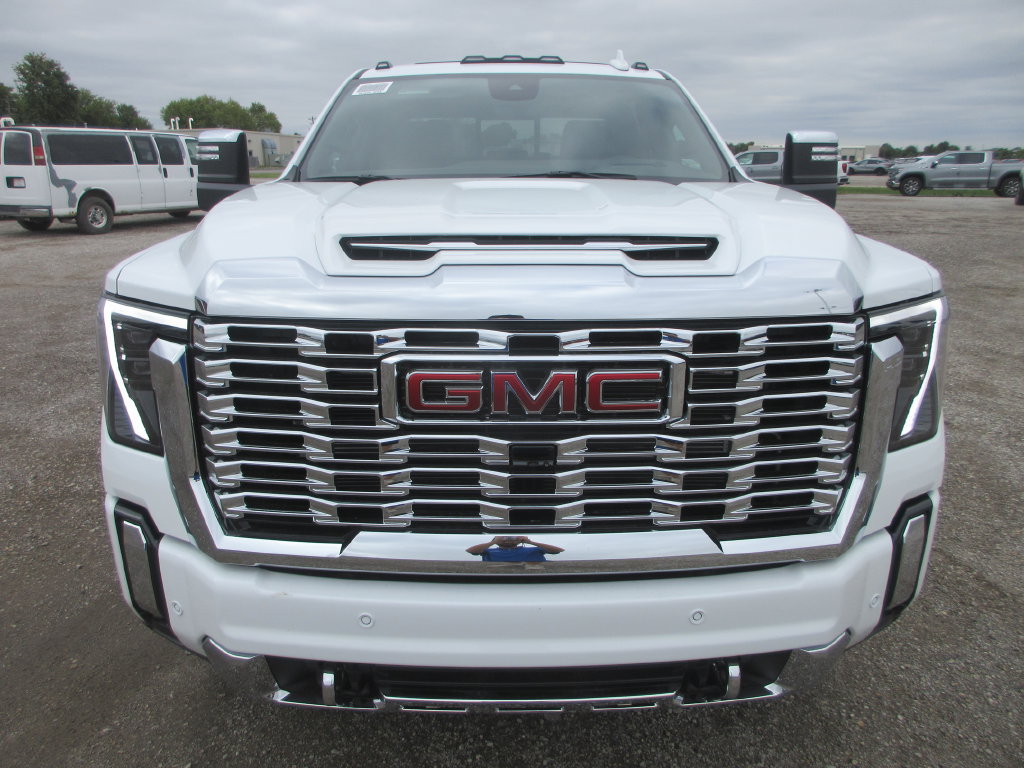 New 2026 GMC Sierra 3500 Denali w/ Denali Reserve Package AWD/4WD image 11