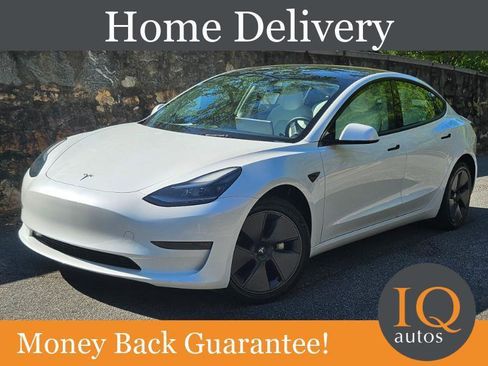 Used 2023 Tesla Model 3 Standard Range image 1