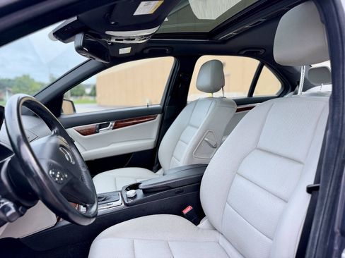 Used 2011 Mercedes-Benz C 300 4MATIC Sedan image 11
