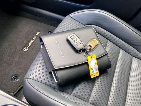 Used 2023 Lexus IS 500 RWD image 19