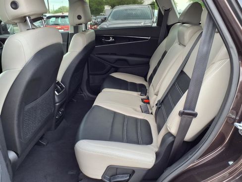 Used 2017 Kia Sorento EX w/ EX Advanced Touring Package image 19