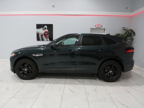 Used 2017 Jaguar F-PACE Premium image 7