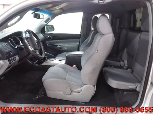 Used 2013 Toyota Tacoma 4x4 Access Cab V6 w/ TRD Sport Pkg image 13