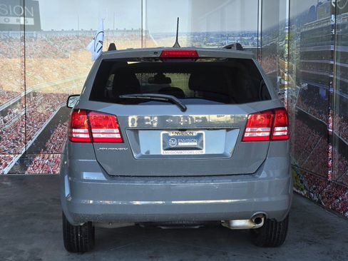 Used 2020 Dodge Journey SE w/ SE Popular Equipment Group image 6