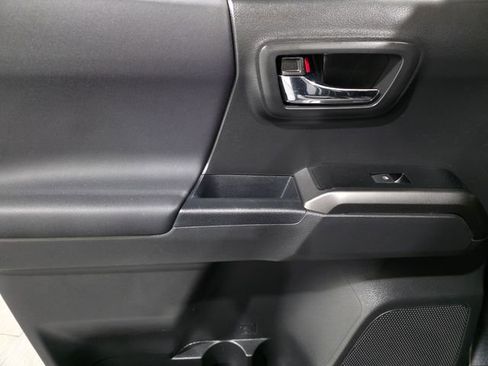 Used 2023 Toyota Tacoma TRD Off-Road image 11