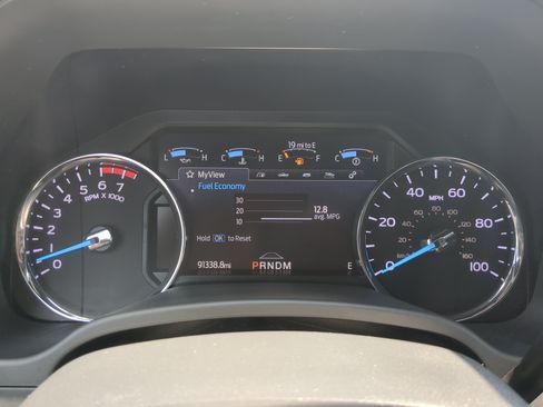 Certified 2022 Ford F250 Platinum w/ FX4 Off-Road Package AWD/4WD image 25