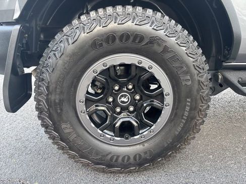 Used 2023 Ford Bronco Outer Banks w/ Sasquatch Package image 14