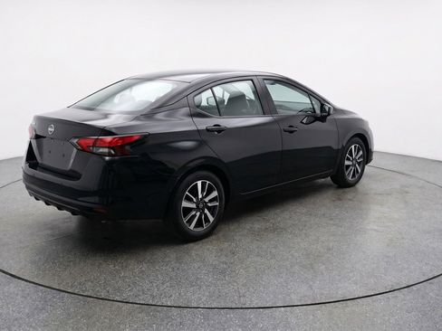 Used 2025 Nissan Versa SV image 9