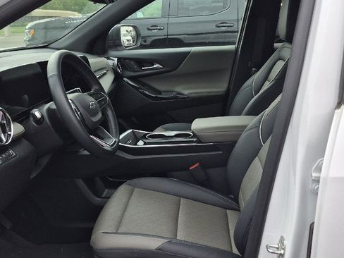 Used 2025 Chevrolet Equinox LT w/ Convenience Package II AWD/4WD image 6