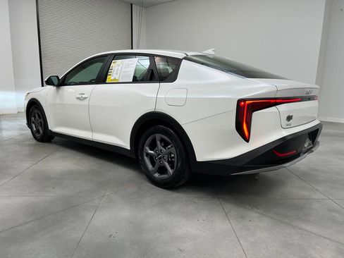 Used 2025 Kia K4 LXS image 5