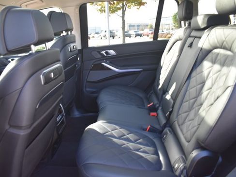 Used 2024 BMW X7 xDrive40i image 16