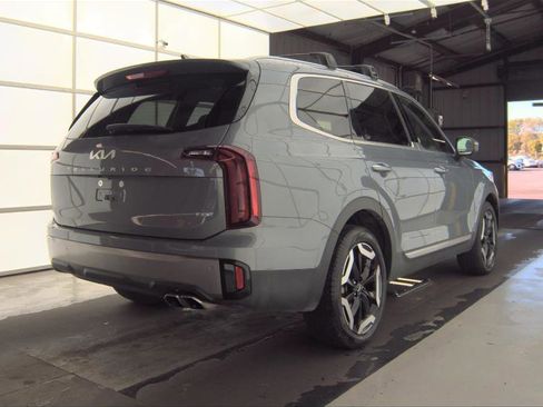 Used 2025 Kia Telluride S image 9