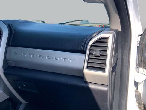 Used 2019 Ford F250 Lariat w/ Lariat Ultimate Package AWD/4WD image 19