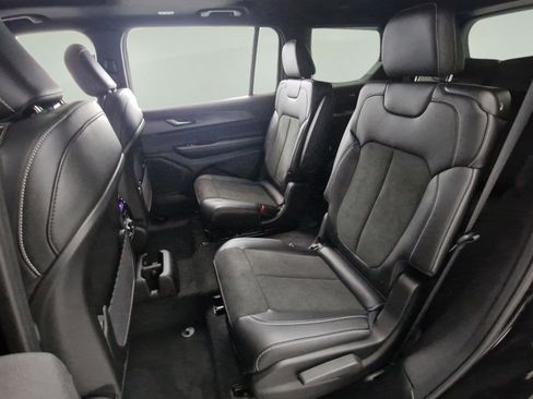 New 2025 Jeep Grand Cherokee L Altitude image 21